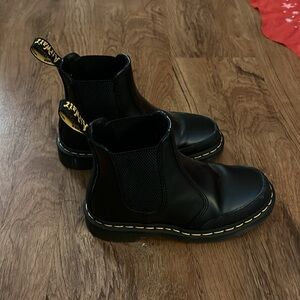 ✨ DR. MARTENS AIRWAIR BOOTS THE ORIGINAL ✨